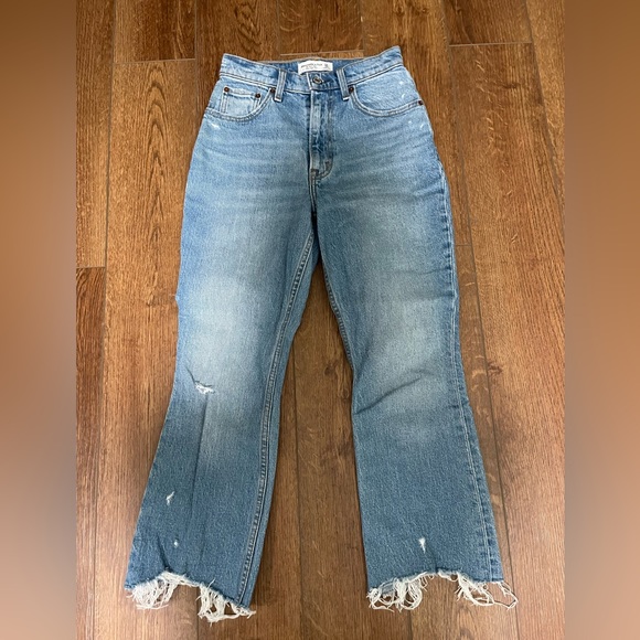 Abercrombie&Fitch Ultra High Rise Kick Flare Jeans 24/00 short - Picture 2 of 4